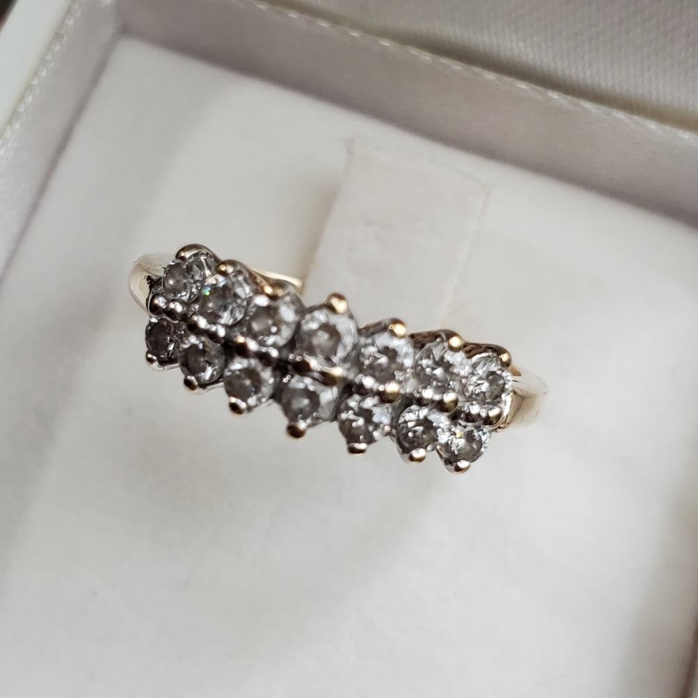 Gold Ring - Picture 6 of 13